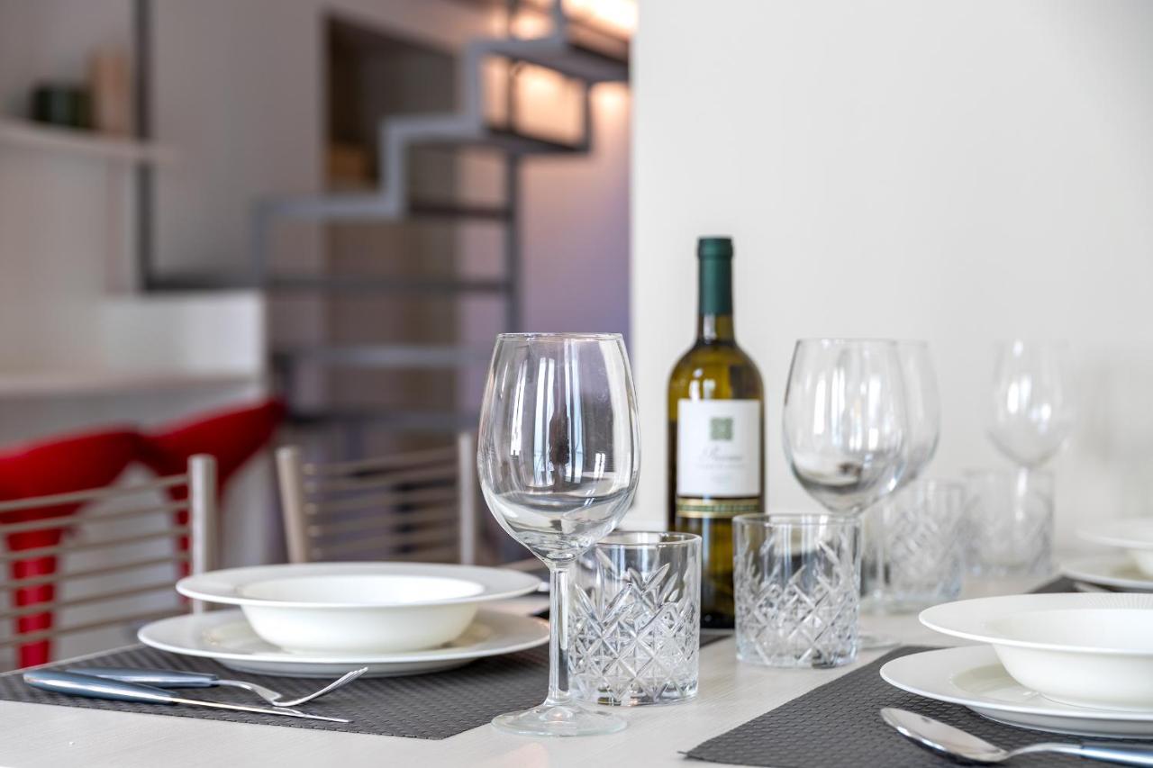 Navigli-Duomo Exclusive Design Loft Su Due Piani Con Wifi Apartment มิลาน ภายนอก รูปภาพ